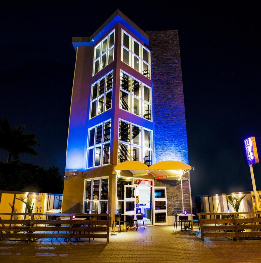 Q-Inn Boutique Hotel باراماريبو المظهر الخارجي الصورة